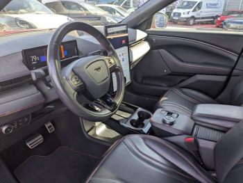 Photo 11 du bon plan FORD Mustang Mach-E 351ch Extended Range 99kWh AWD 9cv occasion à 39000 €