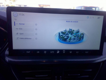 Photo 11 du bon plan FORD Kuga 2.5 Duratec 180ch Hybrid FlexiFuel Titanium Powershift occasion à 32900 €