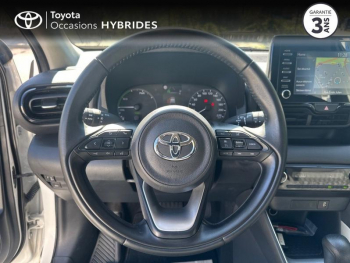 Photo 13 du bon plan TOYOTA Yaris 116h Dynamic Business 5p + Programme Beyond Zero Academy MY22 occasion à 19480 €