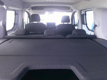 Photo 16 du bon plan CITROEN Berlingo Taille M - 1.5 BlueHDI 100ch S&S PLUS 5 places occasion à 21901 €