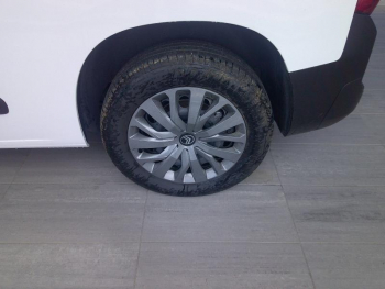 Photo 18 du bon plan CITROEN Berlingo Taille M - 1.5 BlueHDI 100ch S&S PLUS 5 places occasion à 21901 €