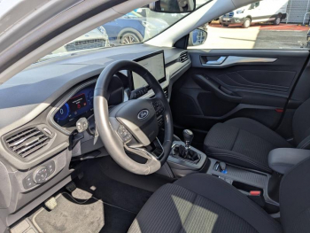 Photo 9 du bon plan FORD Focus SW 1.0 Flexifuel mHEV 125ch Titanium X Business occasion à 21900 €