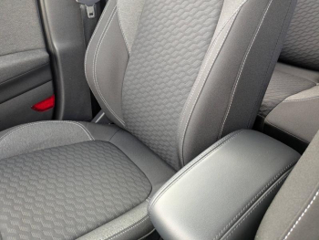 Photo 21 du bon plan FORD Puma 1.0 Flexifuel 125ch S&S mHEV Titanium occasion à 19900 €