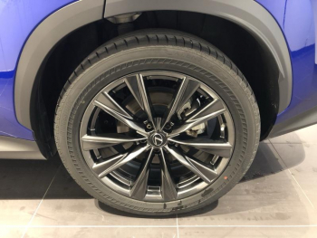 Photo 8 du bon plan LEXUS NX 450h+ F SPORT Executive 4WD Cuir Rouge et Noir occasion à 47980 €