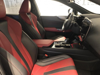 Photo 10 du bon plan LEXUS NX 450h+ F SPORT Executive 4WD Cuir Rouge et Noir occasion à 47980 €