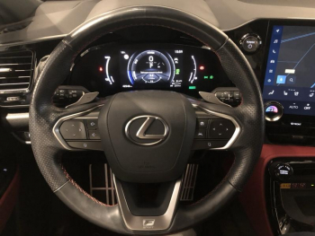 Photo 14 du bon plan LEXUS NX 450h+ F SPORT Executive 4WD Cuir Rouge et Noir occasion à 47980 €
