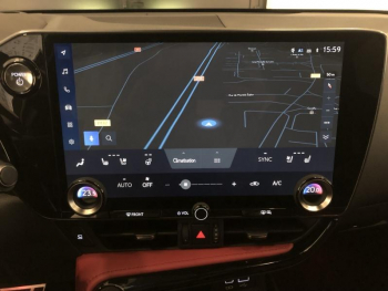 Photo 15 du bon plan LEXUS NX 450h+ F SPORT Executive 4WD Cuir Rouge et Noir occasion à 47980 €