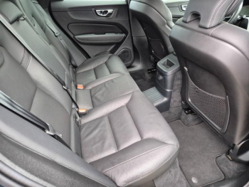 Photo 19 du bon plan VOLVO XC60 T6 Hybride Rechargeable 253 + 145ch Plus Style Dark Geartronic 8 AWD occasion à 56490 €