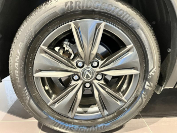 Photo 7 du bon plan LEXUS UX 250h 2WD Luxe Pack Technologie occasion à 21990 €
