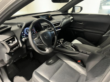 Photo 11 du bon plan LEXUS UX 250h 2WD Luxe Pack Technologie occasion à 21990 €