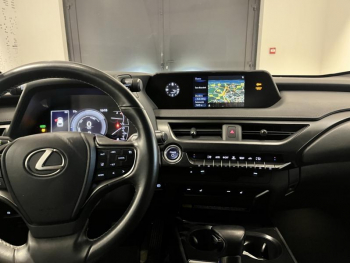 Photo 14 du bon plan LEXUS UX 250h 2WD Luxe Pack Technologie occasion à 21990 €