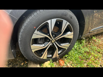 Photo 16 du bon plan RENAULT Clio 1.0 TCe 100ch Evolution GPL occasion à 15300 €