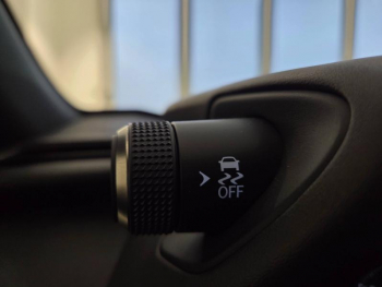 Photo 7 du bon plan LEXUS UX 250h 2WD Premium Edition MY21 occasion à 23990 €