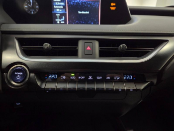 Photo 9 du bon plan LEXUS UX 250h 2WD Premium Edition MY21 occasion à 23990 €