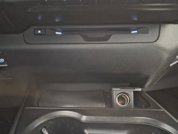 Photo 10 du bon plan LEXUS UX 250h 2WD Premium Edition MY21 occasion à 23990 €