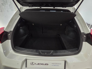 Photo 15 du bon plan LEXUS UX 250h 2WD Premium Edition MY21 occasion à 23990 €