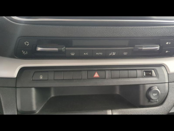 Photo 17 du bon plan TOYOTA ProAce Verso Long 2.0 180 D-4D Dynamic Connect BVA RC23 occasion à 39990 €