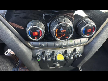 Photo 15 du bon plan MINI Countryman Cooper SE  125ch + 95ch Northwood ALL4 BVA6 occasion à 25990 €