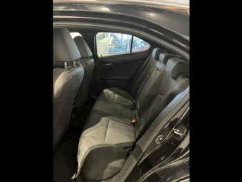 Photo 8 du bon plan LEXUS UX 300e Pack occasion à 20980 €