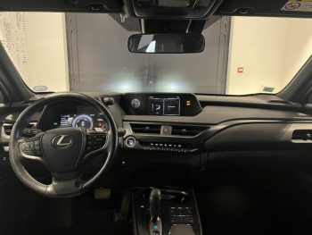 Photo 13 du bon plan LEXUS UX 300e Pack occasion à 20980 €