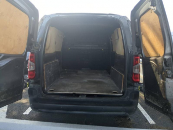 Photo 7 du bon plan CITROEN Berlingo Van VUL XL 950kg BlueHDi 130 S&S Worker EAT8 3 places occasion à 19850 €