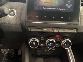 Photo 12 du bon plan RENAULT Clio 1.6 E-Tech hybride 145ch Techno occasion à 20290 €