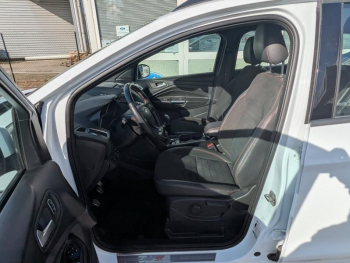 Photo 13 du bon plan FORD Kuga 1.5 Flexifuel-E85 150ch Stop&Start ST-Line 170g 4x2 Euro6.2 occasion à 16231 €