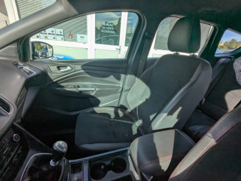 Photo 24 du bon plan FORD Kuga 1.5 Flexifuel-E85 150ch Stop&Start ST-Line 170g 4x2 Euro6.2 occasion à 16231 €