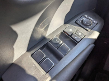 Photo 16 du bon plan LEXUS NX 300h 4WD Executive Innovation MY21 occasion à 36742 €