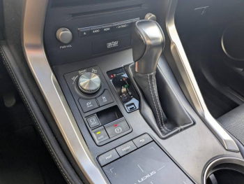 Photo 23 du bon plan LEXUS NX 300h 4WD Executive Innovation MY21 occasion à 36742 €