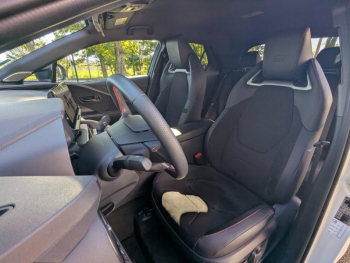 Photo 4 du bon plan TOYOTA C-HR 2.0 Hybride Rechargeable 225ch GR Sport NG23 occasion à 34990 €