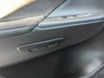 Photo 23 du bon plan TOYOTA C-HR 2.0 Hybride Rechargeable 225ch GR Sport NG23 occasion à 34990 €