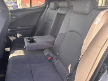 Photo 27 du bon plan LEXUS UX 250h 2WD Premium Edition MY22 occasion à 24880 €