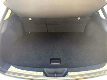 Photo 28 du bon plan LEXUS UX 250h 2WD Premium Edition MY22 occasion à 24880 €