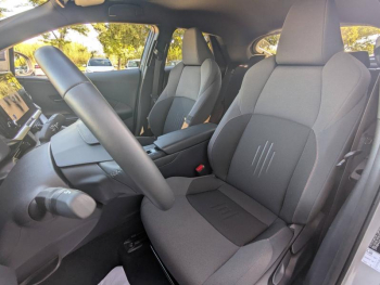 Photo 4 du bon plan TOYOTA C-HR 2.0 Hybride 200ch Design NG23 occasion à 29990 €