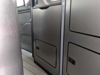 Photo 29 du bon plan FORD Transit CustomNugget 340 L2H1 2.0 EcoBlue 150ch Active BVA6 occasion à 68901 €
