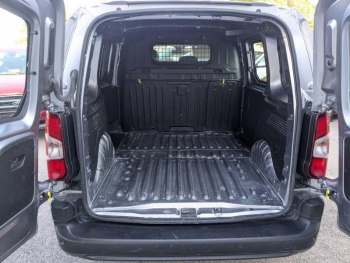 Photo 6 du bon plan PEUGEOT Partner M 650kg BlueHDi 130ch S&S EAT8 Pack Premium Connect occasion à 22580 €