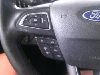 Photo 9 du bon plan FORD C-MAX 1.5 TDCi 120ch Stop&Start Trend occasion à 11900 €