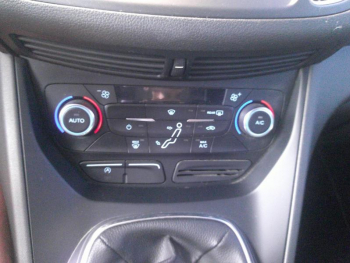 Photo 11 du bon plan FORD C-MAX 1.5 TDCi 120ch Stop&Start Trend occasion à 11900 €