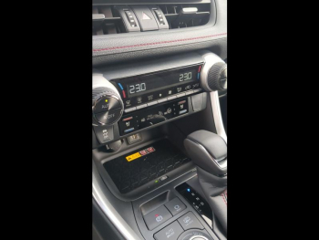 ddf-core-media-XgM1MDST43707953_28.jpg Photo 28 du bon plan TOYOTA RAV4 2.5 Hybride Rechargeable 306ch Collection AWD-i MY25 occasion à 56490 €