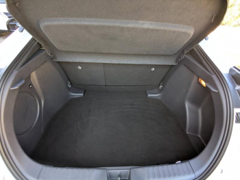 Photo 20 du bon plan TOYOTA C-HR 1.8 Hybride 140ch Collection NG23 occasion à 29990 €