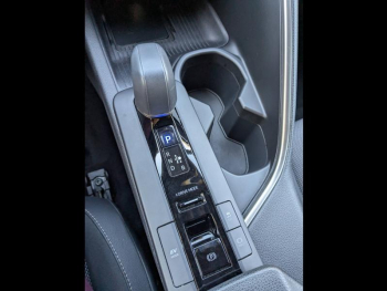 Photo 23 du bon plan TOYOTA C-HR 1.8 Hybride 140ch Collection NG23 occasion à 29990 €