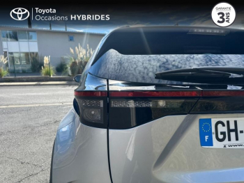 Photo 22 du bon plan TOYOTA Yaris Cross 116h Design Pack Cargo occasion à 22290 €