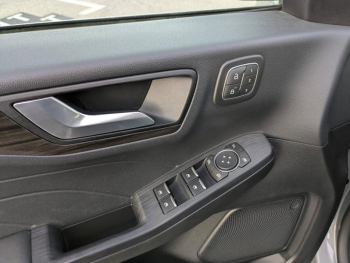 Photo 9 du bon plan FORD Kuga 2.5 Duratec 190ch FHEV E85 Vignale BVA occasion à 30700 €