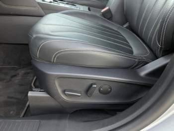 Photo 19 du bon plan FORD Kuga 2.5 Duratec 190ch FHEV E85 Vignale BVA occasion à 30700 €