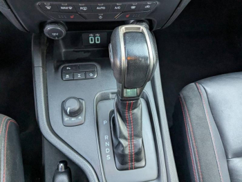 Photo 12 du bon plan FORD Ranger VUL 2.0 TDCi 213ch Double Cabine Stormtrak BVA10 occasion à 39890 €