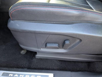 Photo 17 du bon plan FORD Ranger VUL 2.0 TDCi 213ch Double Cabine Stormtrak BVA10 occasion à 39890 €