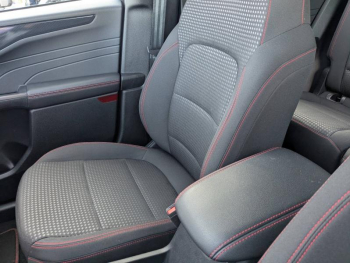 Photo 18 du bon plan FORD Kuga 2.5 Duratec 190ch FHEV E85 ST-Line BVA occasion à 28900 €