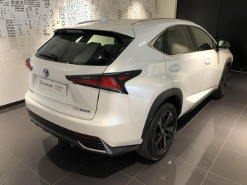 Photo 5 du bon plan LEXUS NX 300h 4WD Sport Edition Cuir occasion à 31990 €