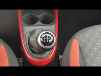 Photo 12 du bon plan TOYOTA Aygo X 1.0 VVT-i 72ch Design occasion à 14990 €